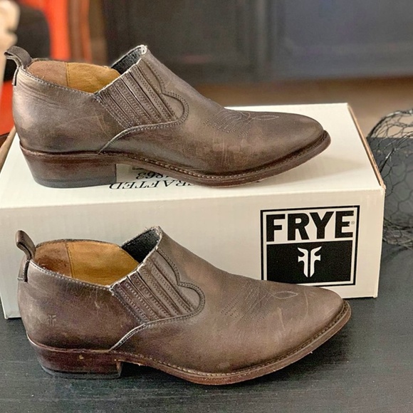 Frye Shoes - Frye Billie Shootie Ankle Booties in Smoke